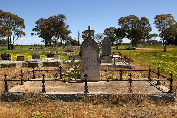 Lyons' Family Plot, Marong Cemetery